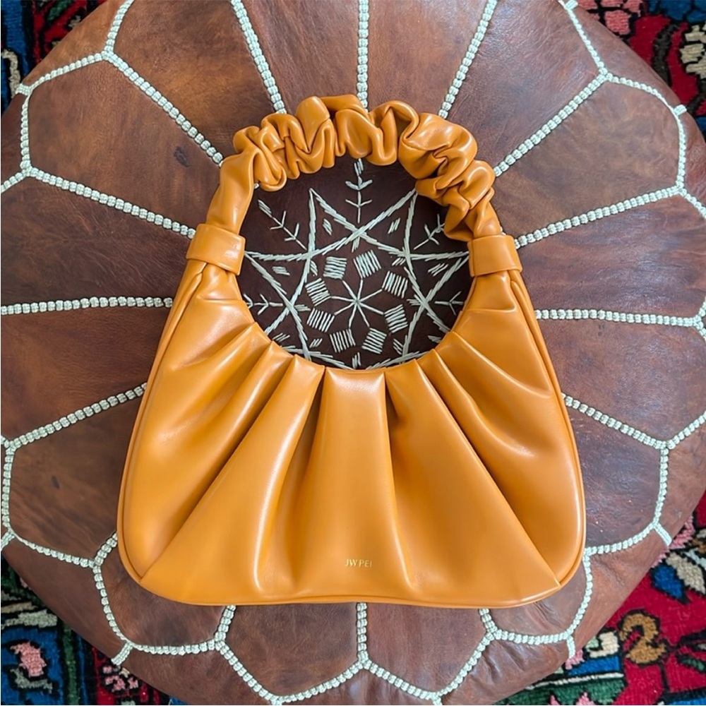NWOT JW PEI Gabbi Hobo Handbag in Orange